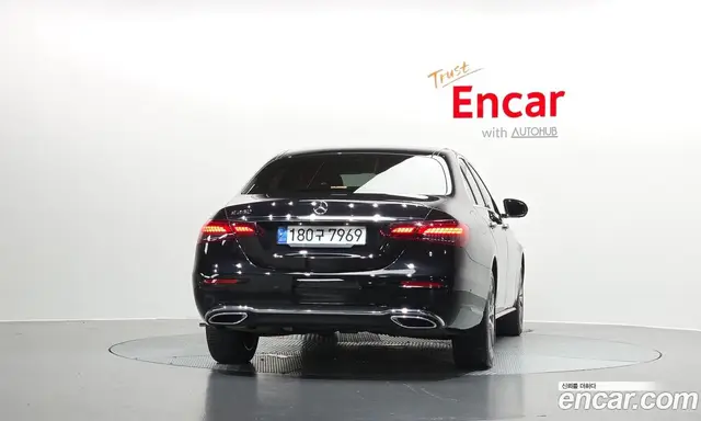 Mercedes-Benz E-Class 2021 2.0 автомат (гидро), миниатюра 3