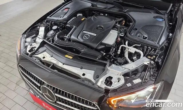 Mercedes-Benz E-Class 2021 2.0 автомат (гидро), миниатюра 5
