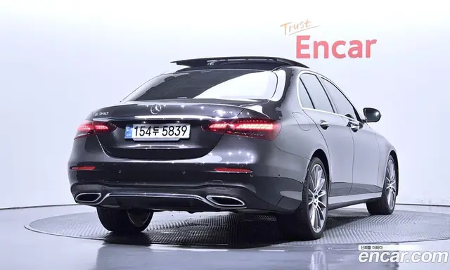 Mercedes-Benz E-Class, 2022, 83 711 км