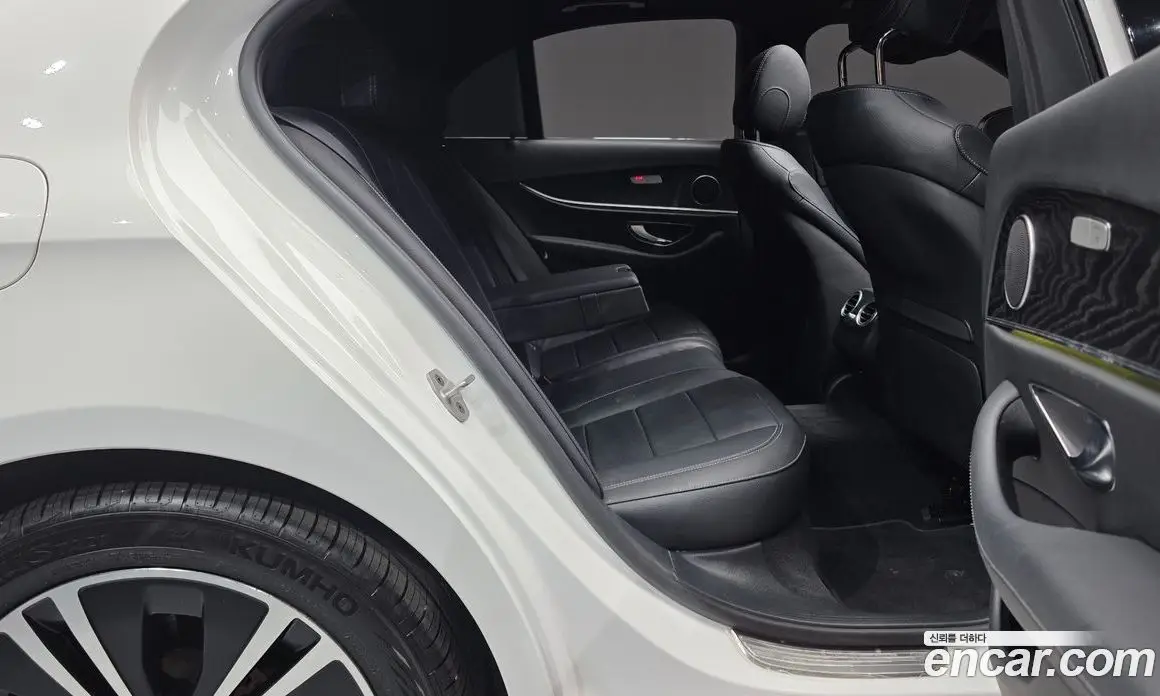Mercedes-Benz E-Class 2022 2.0 автомат (гидро), фото 17