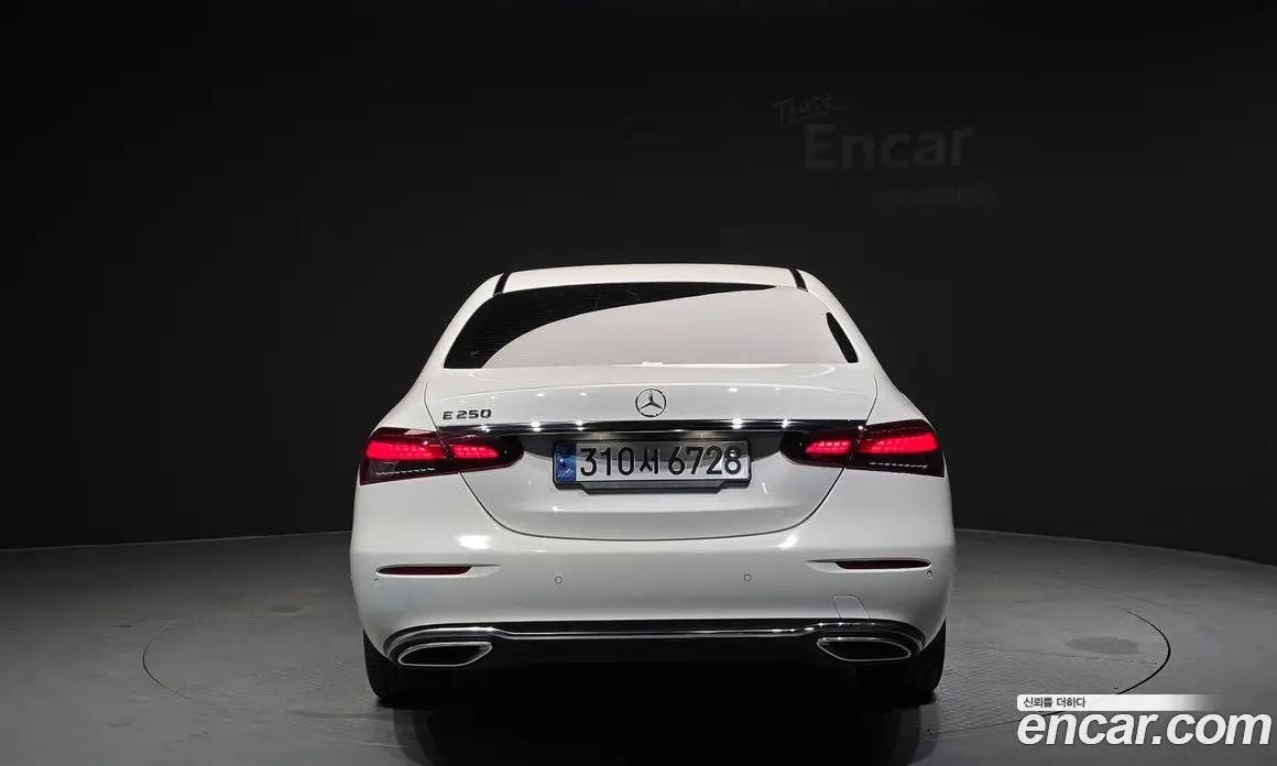 Mercedes-Benz E-Class 2022 2.0 автомат (гидро), фото 4