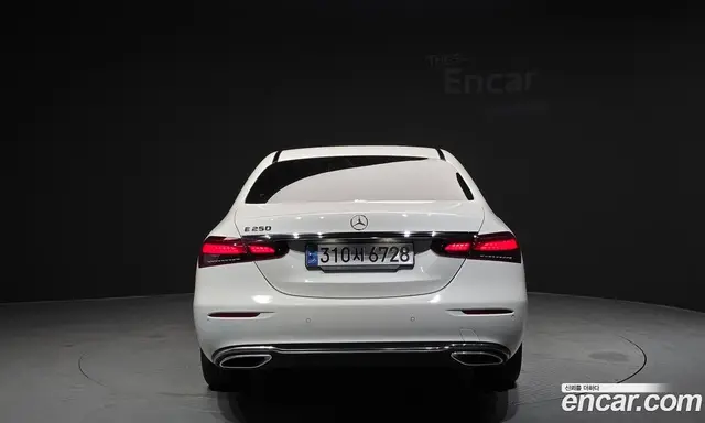Mercedes-Benz E-Class 2022 2.0 автомат (гидро), миниатюра 4