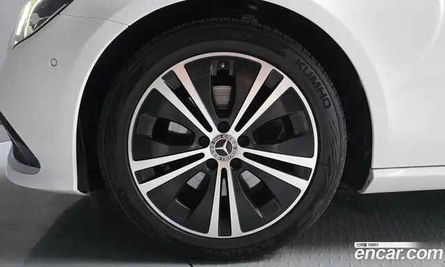 Mercedes-Benz E-Class 2022 2.0 автомат (гидро), миниатюра 5