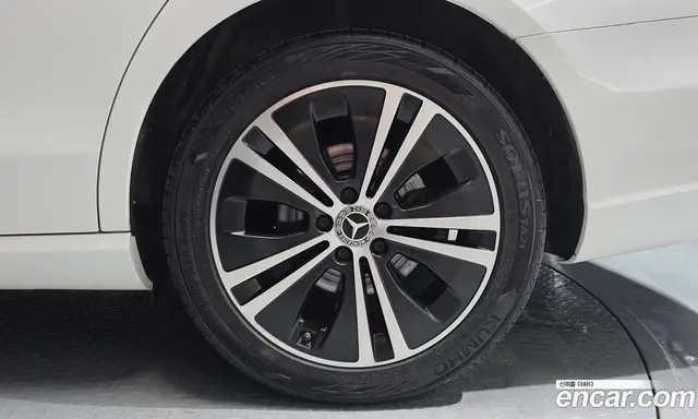 Mercedes-Benz E-Class 2022 2.0 автомат (гидро), миниатюра 7