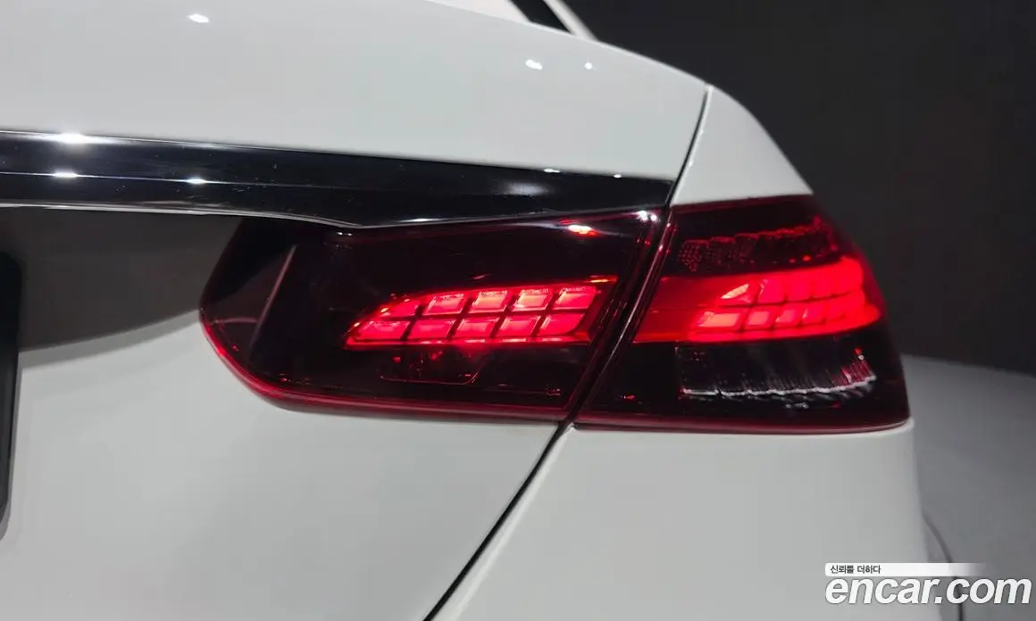 Mercedes-Benz E-Class 2022 2.0 автомат (гидро), фото 9