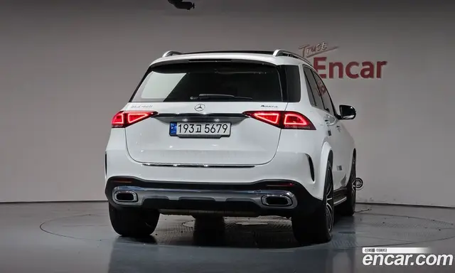 Mercedes-Benz GLE-Class 2023 3.0 автомат (гидро), миниатюра 3
