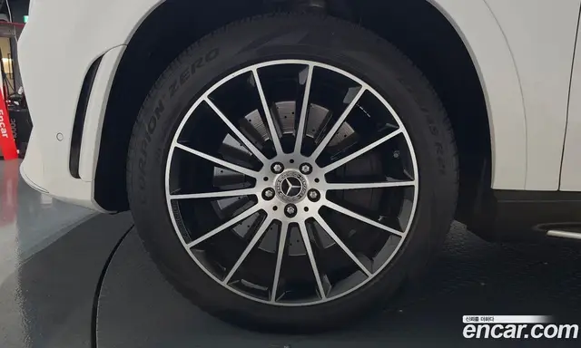 Mercedes-Benz GLE-Class 2023 3.0 автомат (гидро), миниатюра 4