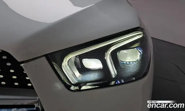 Mercedes-Benz GLE-Class 2023 3.0 автомат (гидро), миниатюра 7