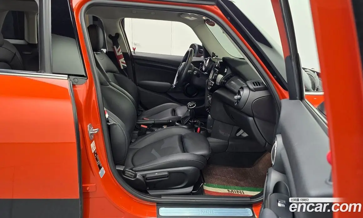 Mini Cooper 2018 1.5 автомат (гидро), фото 17 Mini Cooper 2018 1.5 автомат (гидро), фото 17
