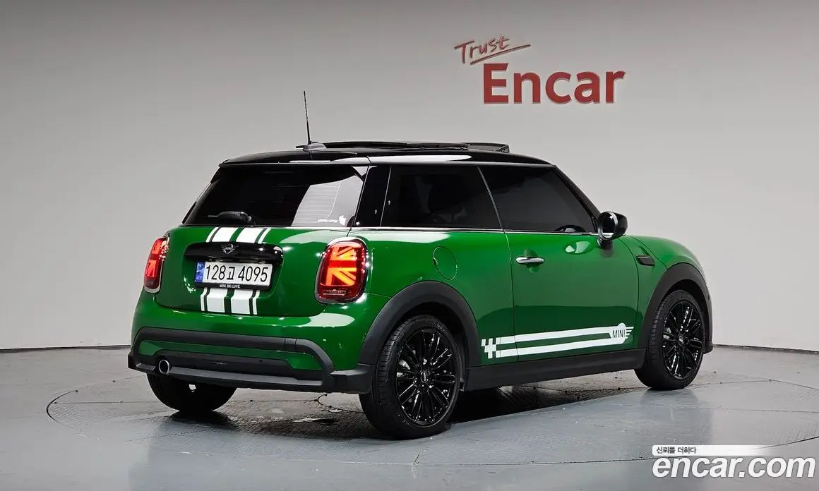 Mini Cooper 2023 1.5 автомат (гидро), фото 1 Mini Cooper 2023 1.5 автомат (гидро), фото 1