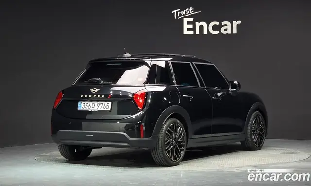 Mini Cooper, 2024, 17 302 км