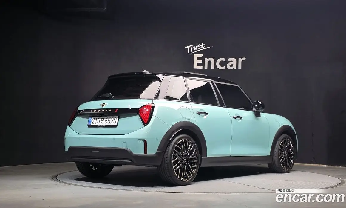 Mini Cooper 2025 2.0 автомат (гидро), фото 2 Mini Cooper 2025 2.0 автомат (гидро), фото 2