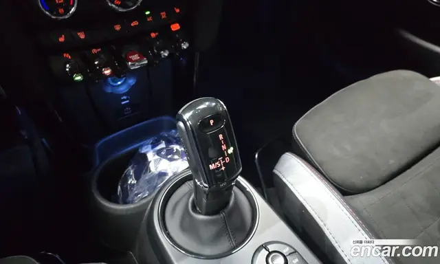 Mini Cooper Convertible 2024 2.0 автомат (гидро), миниатюра 12