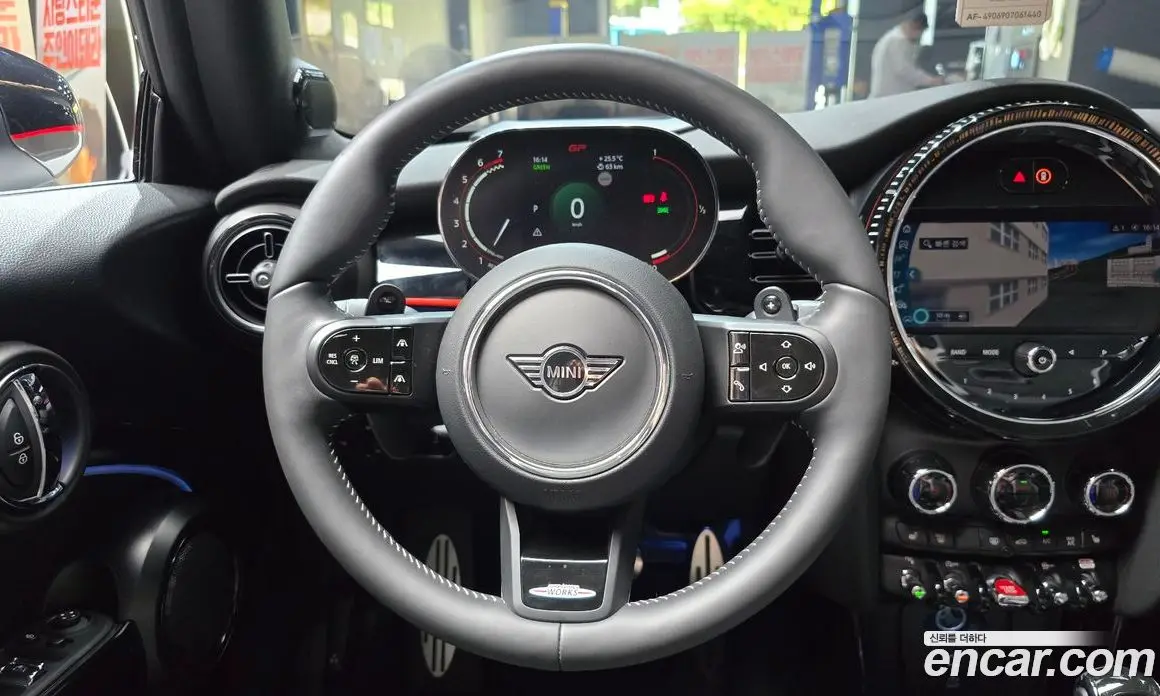 Mini Cooper Convertible 2024 2.0 автомат (гидро), фото 19 Mini Cooper Convertible 2024 2.0 автомат (гидро), фото 19
