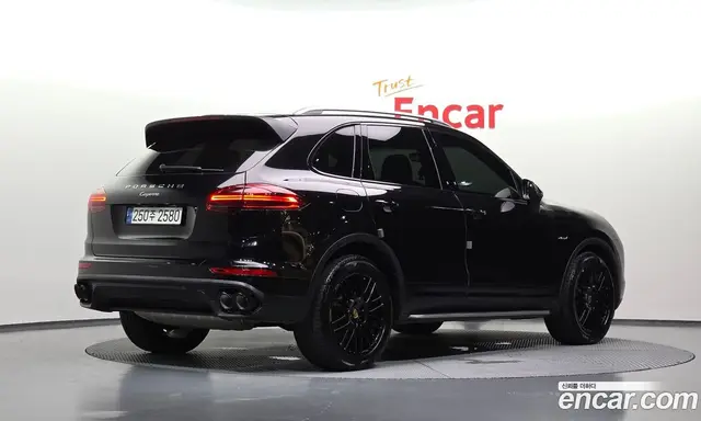 Porsche Cayenne 2015 3.0 автомат (гидро), миниатюра 2 Porsche Cayenne 2015 3.0 автомат (гидро), миниатюра 2