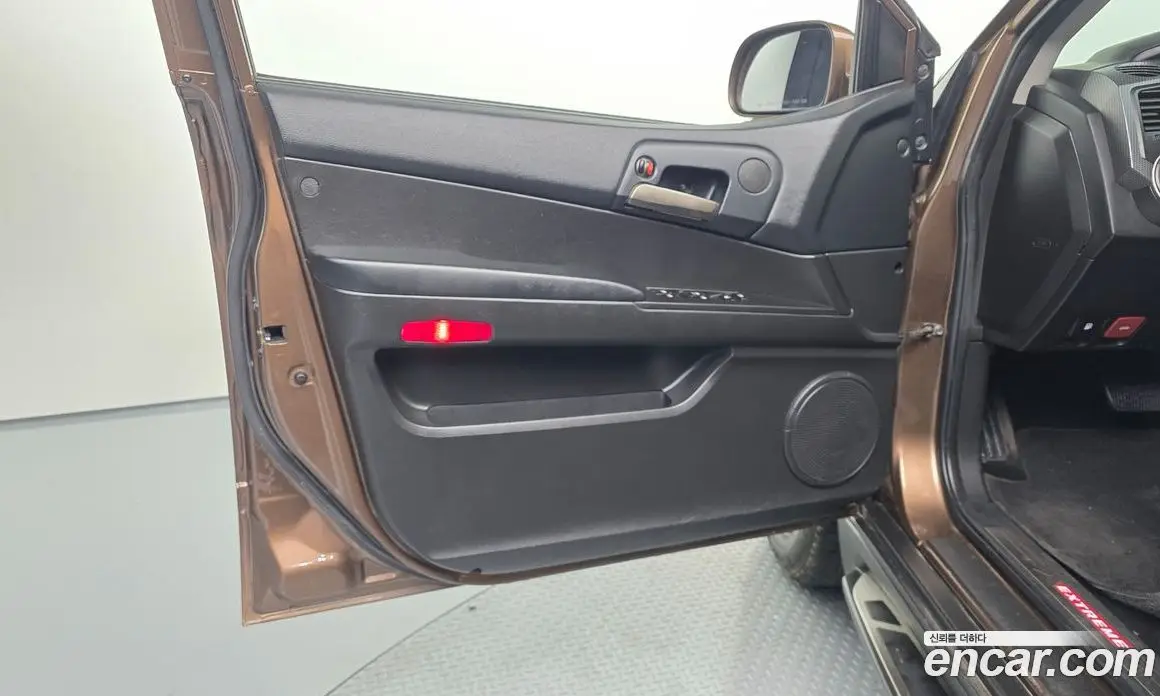 SsangYong Korando 2015 2.0 автомат (гидро), фото 14