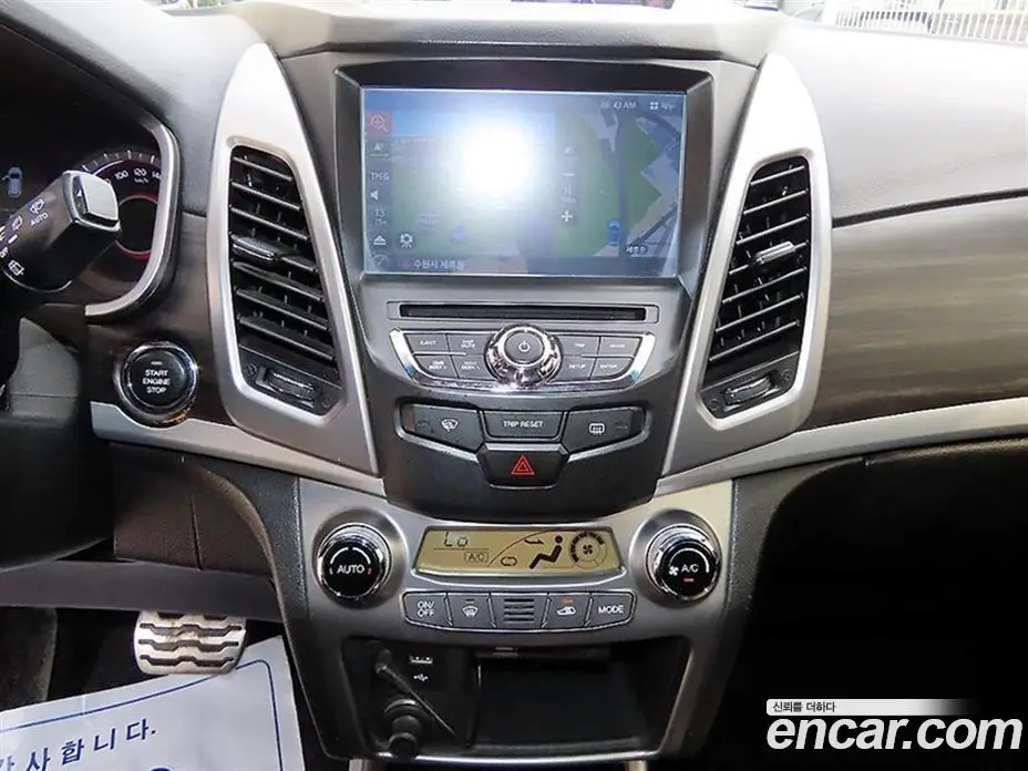 SsangYong Korando 2015 2.2 автомат (гидро), фото 14