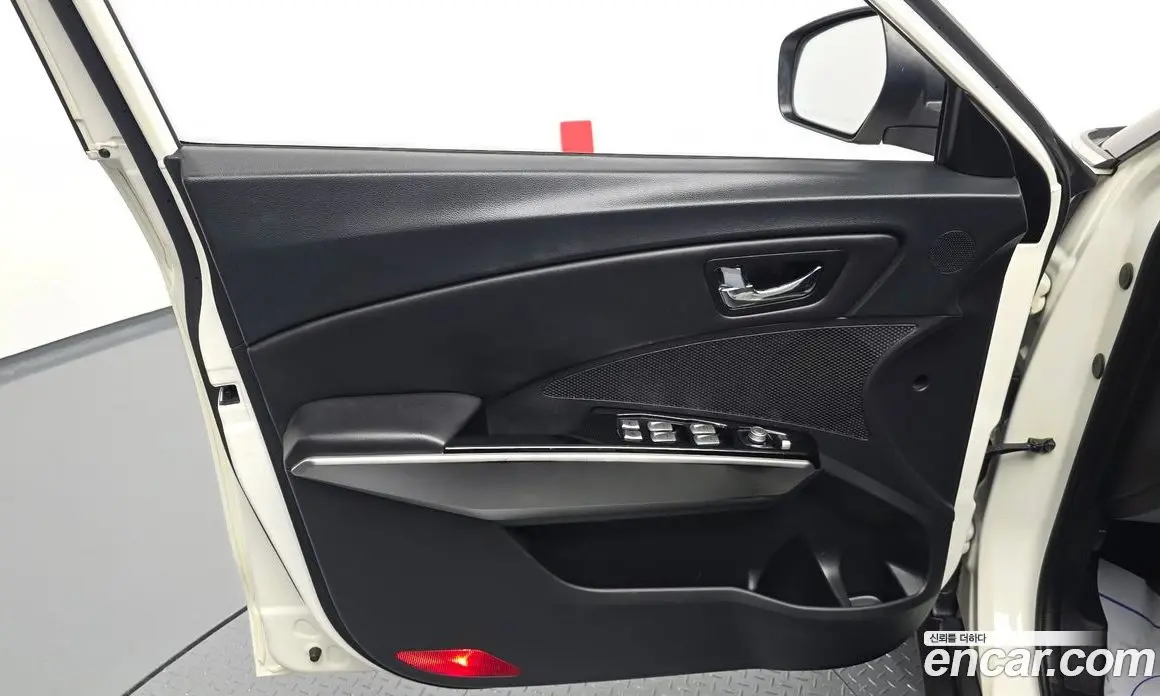 SsangYong TIBOLI 2015 1.6 автомат (гидро), фото 14 SsangYong TIBOLI 2015 1.6 автомат (гидро), фото 14