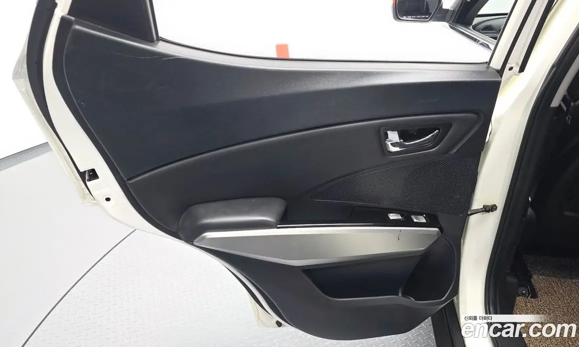 SsangYong TIBOLI 2015 1.6 автомат (гидро), фото 15 SsangYong TIBOLI 2015 1.6 автомат (гидро), фото 15