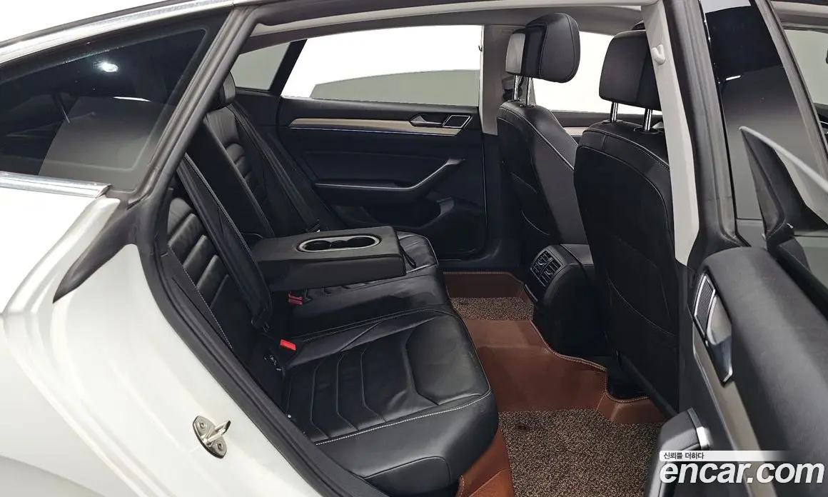 Volkswagen Arteon 2019 2.0 автомат (гидро), фото 17