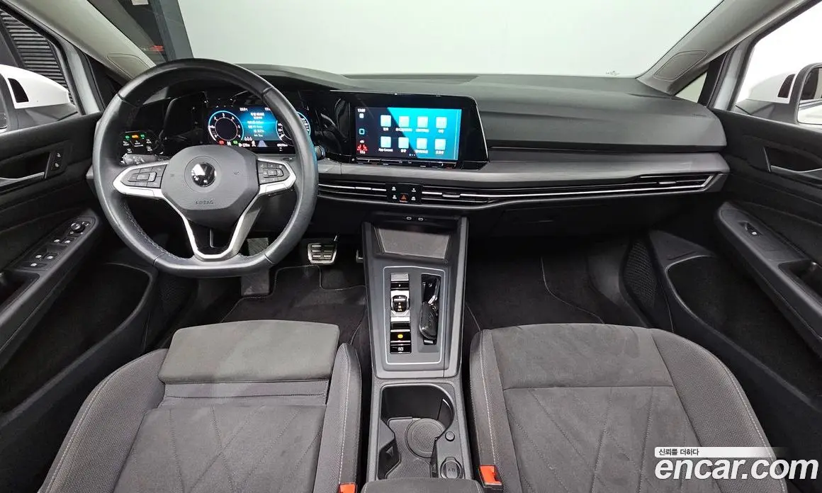 Volkswagen Golf 2022 2.0 автомат (гидро), фото 9 Volkswagen Golf 2022 2.0 автомат (гидро), фото 9