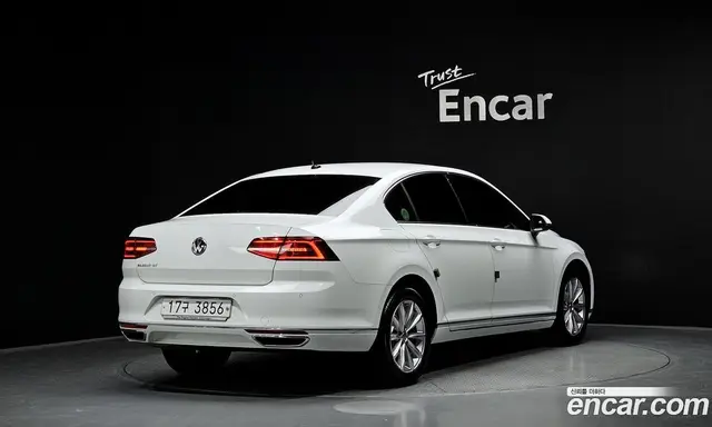 Volkswagen Passat 2018 2.0 автомат (гидро), миниатюра 2 Volkswagen Passat 2018 2.0 автомат (гидро), миниатюра 2