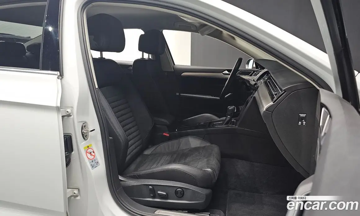 Volkswagen Passat 2018 2.0 автомат (гидро), фото 13 Volkswagen Passat 2018 2.0 автомат (гидро), фото 13