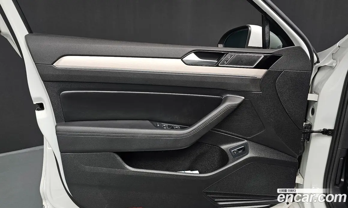 Volkswagen Passat 2018 2.0 автомат (гидро), фото 14 Volkswagen Passat 2018 2.0 автомат (гидро), фото 14
