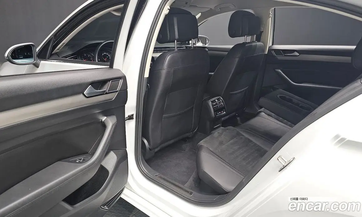 Volkswagen Passat 2018 2.0 автомат (гидро), фото 18 Volkswagen Passat 2018 2.0 автомат (гидро), фото 18