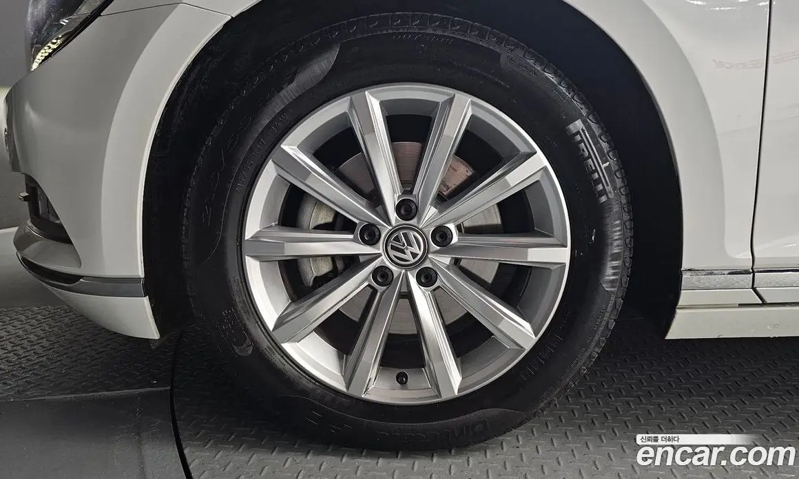 Volkswagen Passat 2018 2.0 автомат (гидро), фото 5 Volkswagen Passat 2018 2.0 автомат (гидро), фото 5