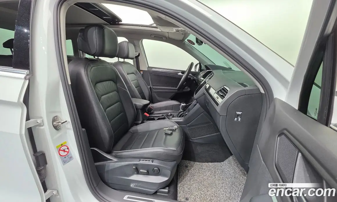 Volkswagen Tiguan 2022 2.0 автомат (гидро), фото 13