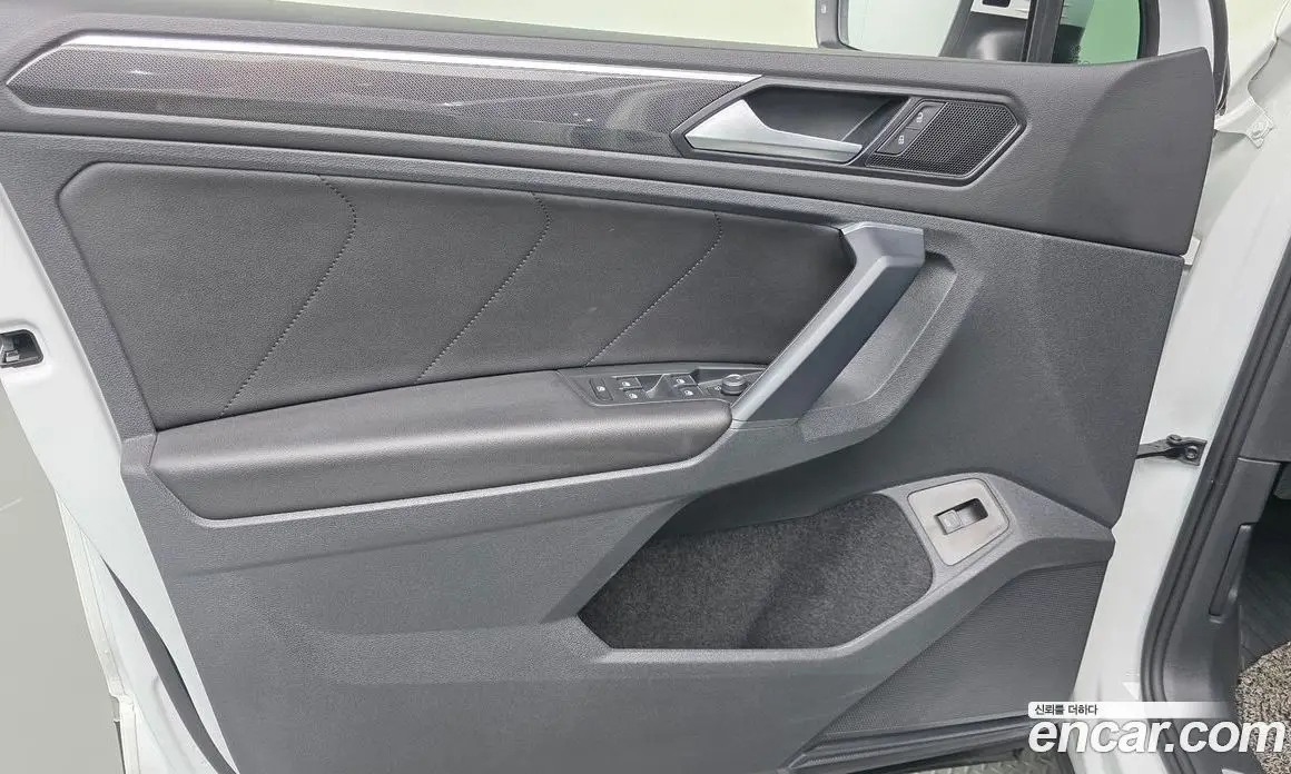 Volkswagen Tiguan 2022 2.0 автомат (гидро), фото 14