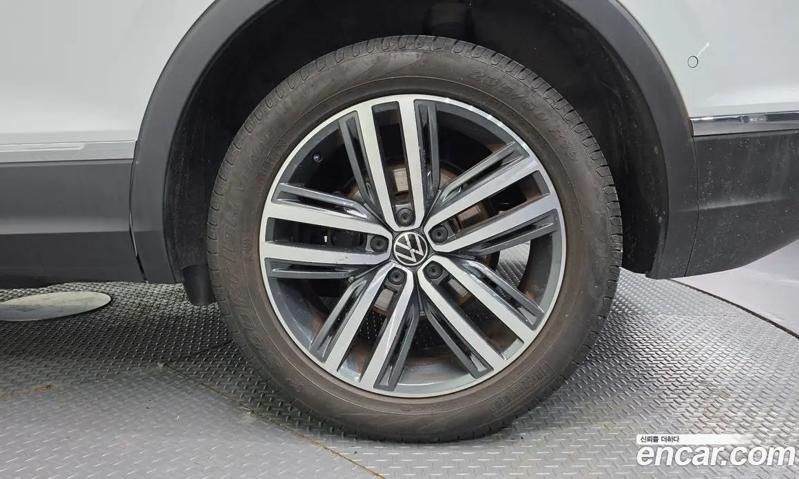 Volkswagen Tiguan 2022 2.0 автомат (гидро), фото 7