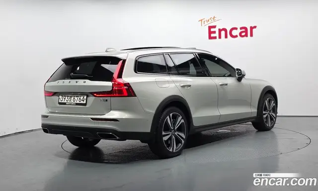 Volvo V60, 2020, 88 576 км