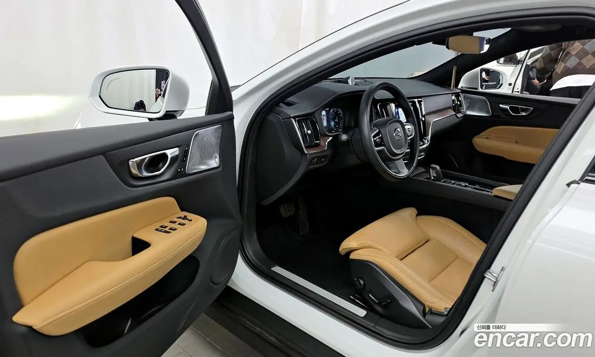 Volvo V60 2021 2.0 автомат (гидро), фото 13 Volvo V60 2021 2.0 автомат (гидро), фото 13