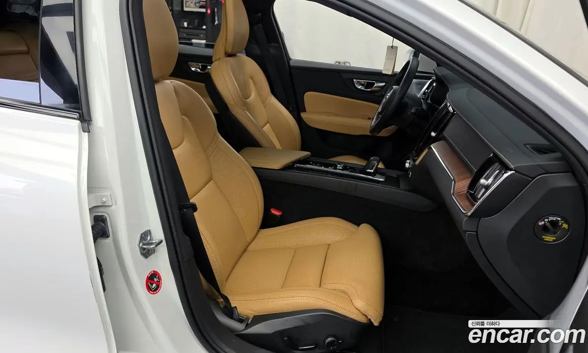 Volvo V60 2021 2.0 автомат (гидро), фото 16 Volvo V60 2021 2.0 автомат (гидро), фото 16
