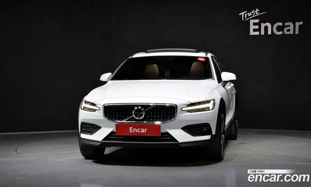 Volvo V60 2021 2.0 автомат (гидро), миниатюра 3 Volvo V60 2021 2.0 автомат (гидро), миниатюра 3