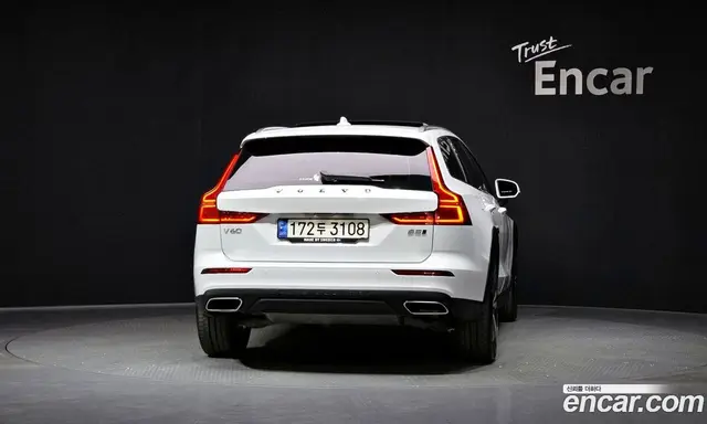 Volvo V60 2021 2.0 автомат (гидро), миниатюра 4 Volvo V60 2021 2.0 автомат (гидро), миниатюра 4