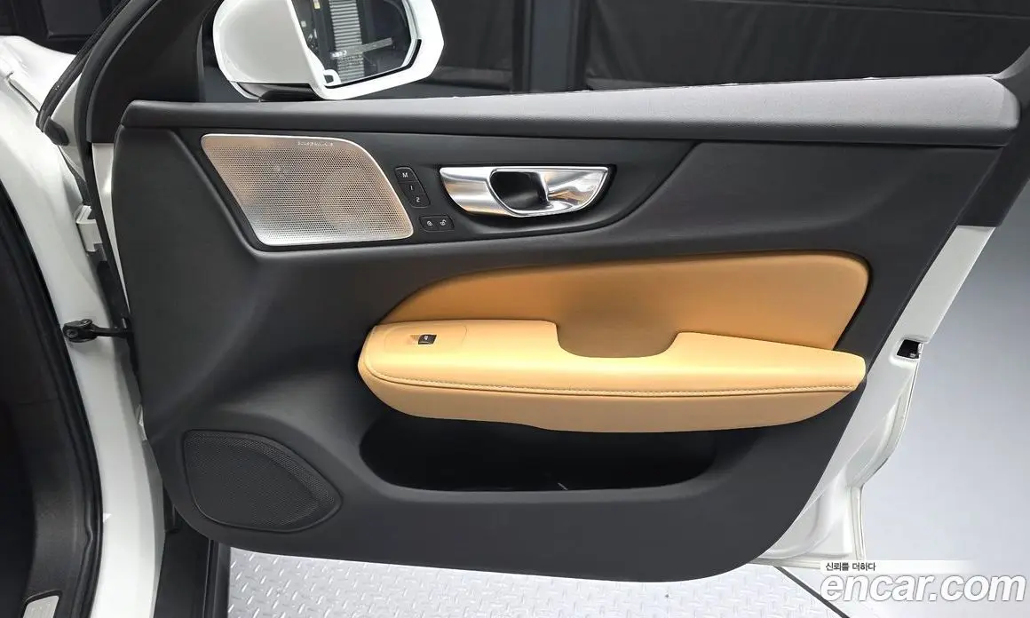 Volvo V60 2021 2.0 автомат (гидро), фото 14
