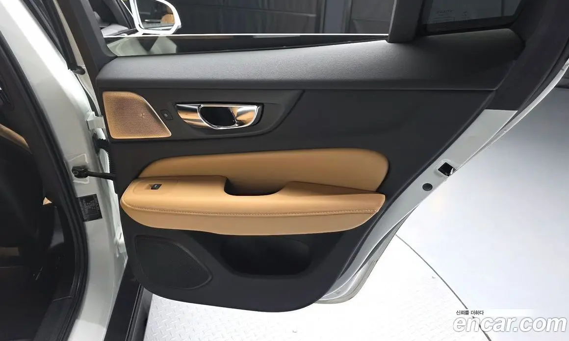 Volvo V60 2021 2.0 автомат (гидро), фото 15