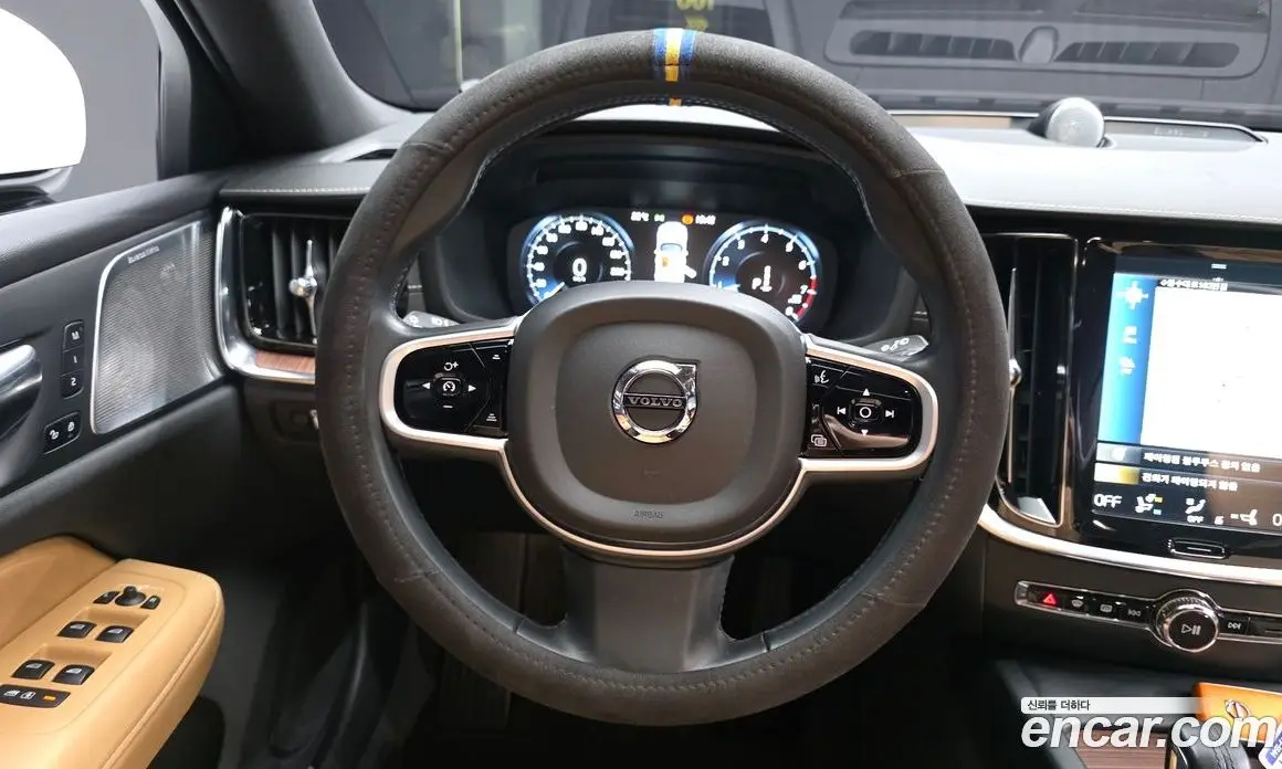 Volvo V60 2021 2.0 автомат (гидро), фото 19