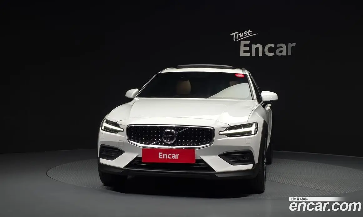 Volvo V60 2021 2.0 автомат (гидро), фото 3
