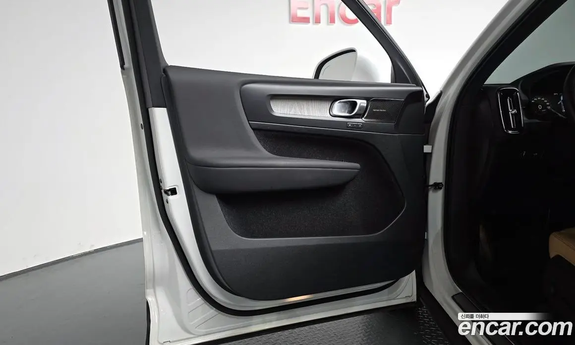 Volvo XC40 2021 2.0 автомат (гидро), фото 13 Volvo XC40 2021 2.0 автомат (гидро), фото 13