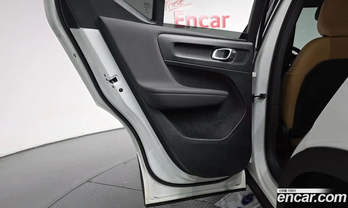 Volvo XC40 2021 2.0 автомат (гидро), фото 14 Volvo XC40 2021 2.0 автомат (гидро), фото 14