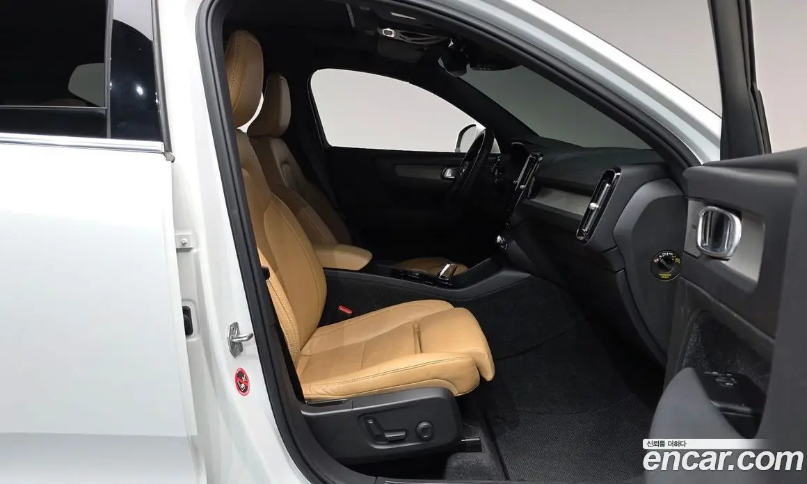 Volvo XC40 2021 2.0 автомат (гидро), фото 15 Volvo XC40 2021 2.0 автомат (гидро), фото 15