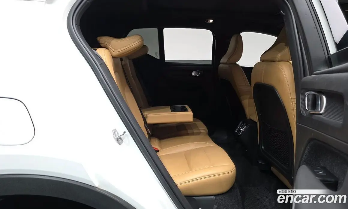 Volvo XC40 2021 2.0 автомат (гидро), фото 16 Volvo XC40 2021 2.0 автомат (гидро), фото 16