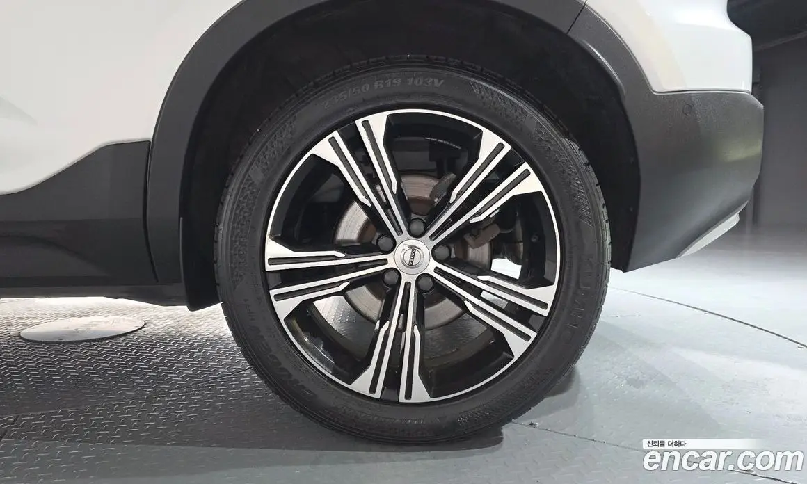 Volvo XC40 2021 2.0 автомат (гидро), фото 6 Volvo XC40 2021 2.0 автомат (гидро), фото 6