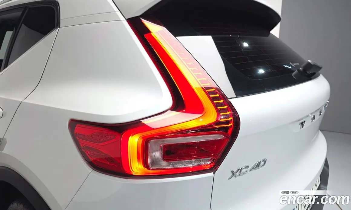 Volvo XC40 2021 2.0 автомат (гидро), фото 8 Volvo XC40 2021 2.0 автомат (гидро), фото 8
