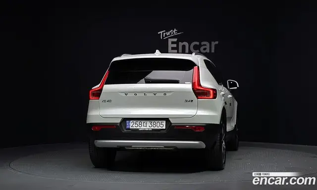 Volvo XC40 2024 2.0 автомат (гидро), миниатюра 4 Volvo XC40 2024 2.0 автомат (гидро), миниатюра 4