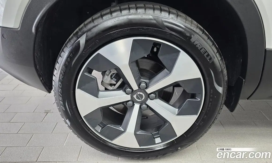 Volvo XC40 2024 2.0 автомат (гидро), фото 5 Volvo XC40 2024 2.0 автомат (гидро), фото 5